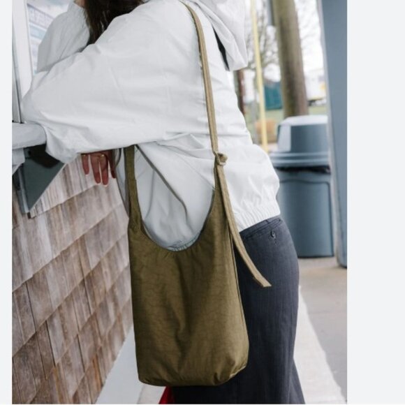 BAGGU Small Nylon Sling Bag - Picture 8 of 8